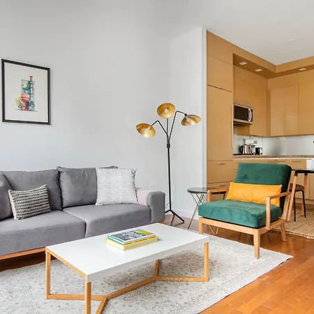 Midtown 1br W Doorman Gym Nr Theater District Nyc-595 Apartment New York