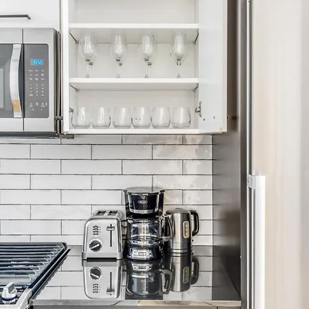 St 1br W Speakeasy Gym Rooftop Nyc-11 Apartment