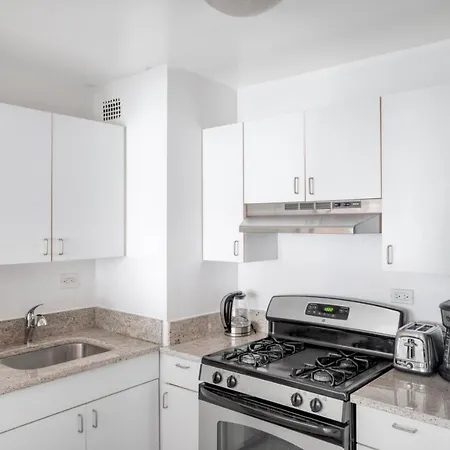 Lenox Hill 2br W Elevator Doorman Nyc-1012