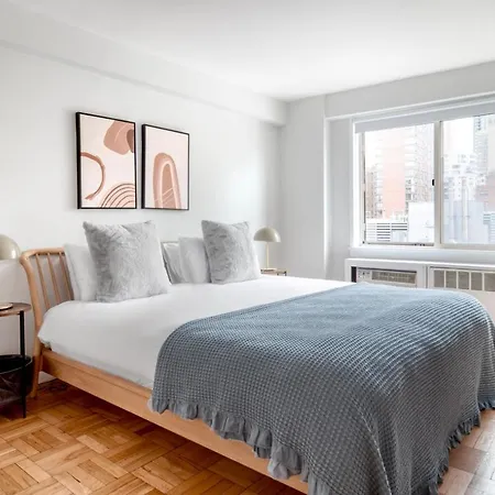 Lenox Hill 2br W Elevator Doorman Nyc-1012 Apartment *