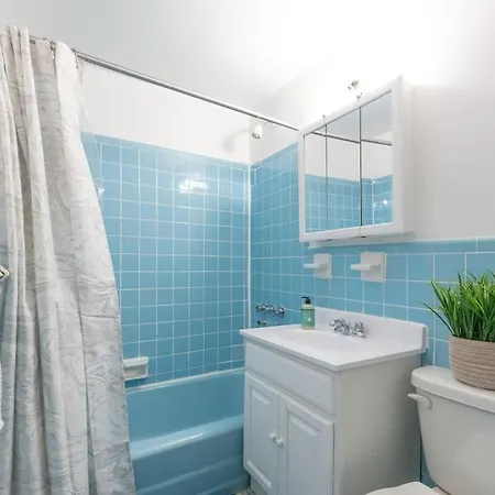 Furnished Studio In Upper East Side Apartment New York