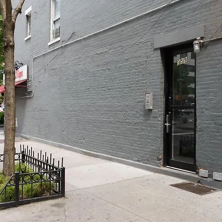 39-3-2br Newly Renovated 2br 1bath Hudson Yards Area
