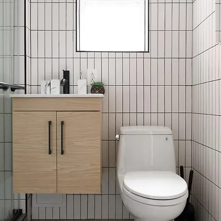 Apartment 39-3-2br Newly Renovated 2br 1bath Hudson Yards Area New York
