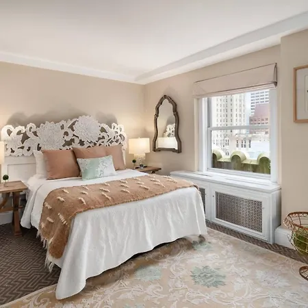 The Lexington Hotel, Autograph Collection 4*