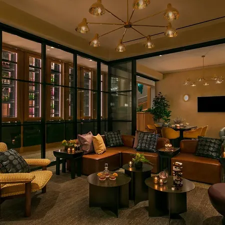 Moxy Brooklyn Williamsburg Hotel