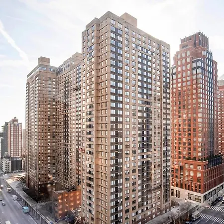 Ues 2br W Elevator Doorman Gym Nr Park Nyc-1071 New York