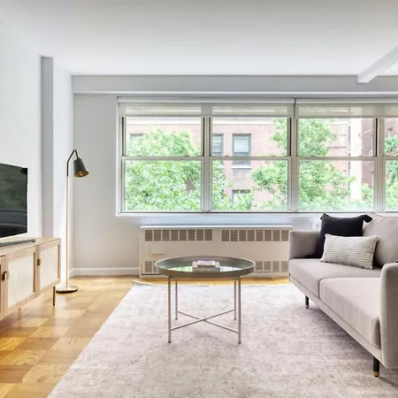 Uws 1br W Elevator Doorman Gym Nr 1 Line Nyc-626 Apartment New York