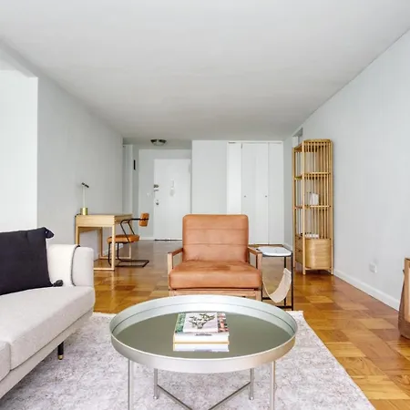 Apartment Uws 1br W Elevator Doorman Gym Nr 1 Line Nyc-626 *