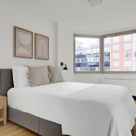 Ues 2br W Elevator Doorman Gym Nr The Met Nyc-683 *