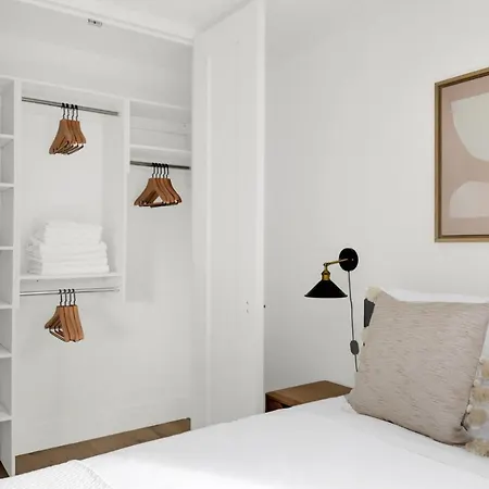 Apartment Ues 2br W Elevator Doorman Gym Nr The Met Nyc-683