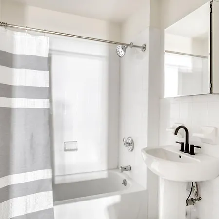 Williamsburg 2br W Wd Nr Domino Park Nyc-966 *