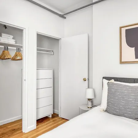 Williamsburg 2br W Wd Nr Domino Park Nyc-966 * New York