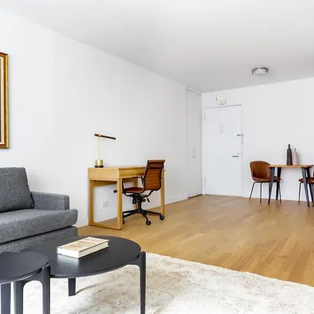 Midtown 1br W Gym Elevator Nr Rockefeller Nyc-508 New York