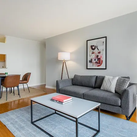 Midtown 2br W Pool Gym Roof Nr Broadway Nyc-382 Apartment New York