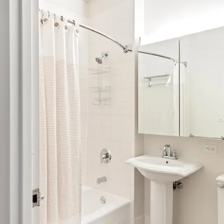 Ues 1br W Dm Elevator Gym Nr Park Nyc-926 Apartment *