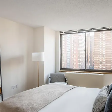 Apartment Ues 2br W Elevator Doorman Gym Nr Park Nyc-1071 New York