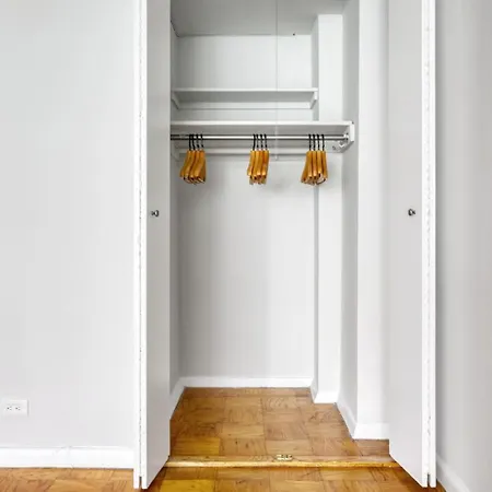 Uws 1br W Elevator Doorman Gym Nr 1 Line Nyc-626 * New York