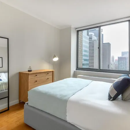 Midtown 2br W Pool Gym Roof Nr Broadway Nyc-382 Apartment