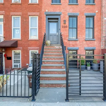 2br Gowanus Townhouse W Wd Nr Prospect Park Nyc-883 Apartment
