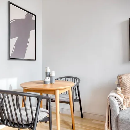 East Village 2br W Wd Gym Elevator Nr Cafes Nyc-1044 Apartment