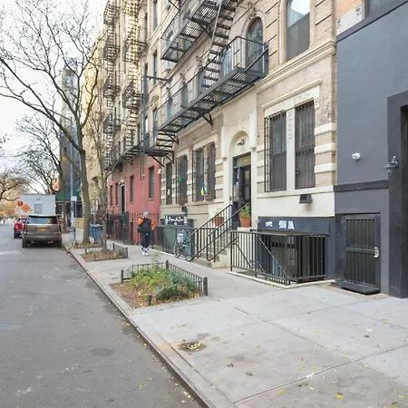 East Village 2br W Wd Gym Elevator Nr Cafes Nyc-1044 * New York