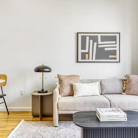 Apartment Lic 1br W Wd Elevator Doorman Nr E River Nyc-764