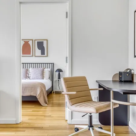 Lic 1br W Wd Elevator Doorman Nr E River Nyc-764 * New York