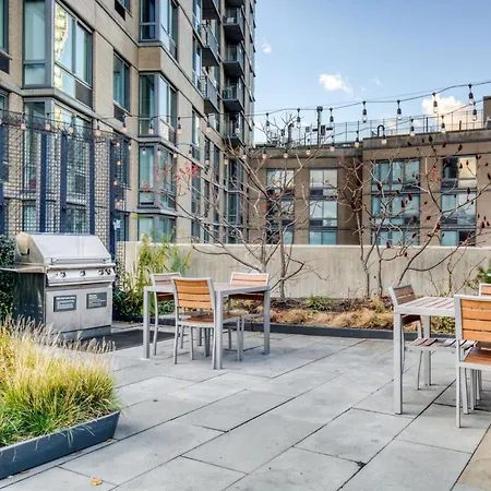 Apartment Lic 1br W Wd Elevator Doorman Nr E River Nyc-764 *