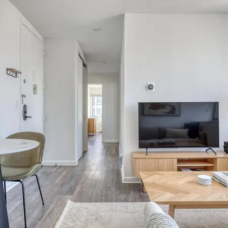 Apartment Midtown W 2br W Gym Wd Nr Times Sq Nyc-898 New York