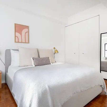 Chelsea 1br W Doorman Nr Penn Station Nyc-526 Apartment New York