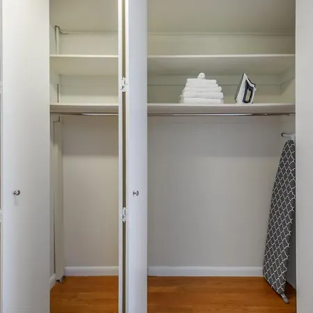 Apartment Midtown 2br W Pool Gym Parking Nr Broadway Nyc-381 New York