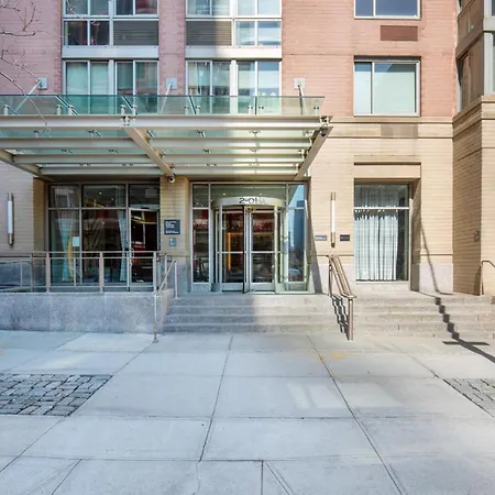 Lic 2br W Wd Elevator Doorman Nr E River Nyc-766 *