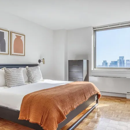 Lic 2br W Wd Elevator Doorman Nr E River Nyc-766 Apartment *