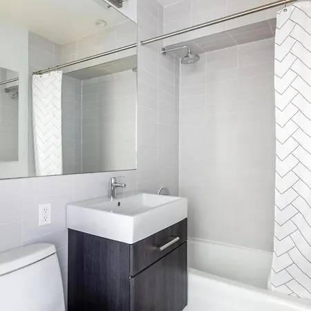 Quaint Chelsea 1br W Doorman Gym Balcony Nyc-7 *