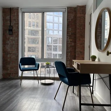Two Bed On 12th Floor Apartment *