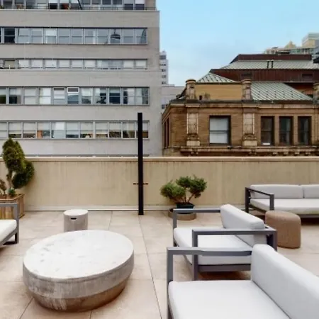 Cozy Two-bedroom In Financial District Apartment