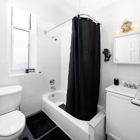 Spacious In Brooklyn Heights Apartment