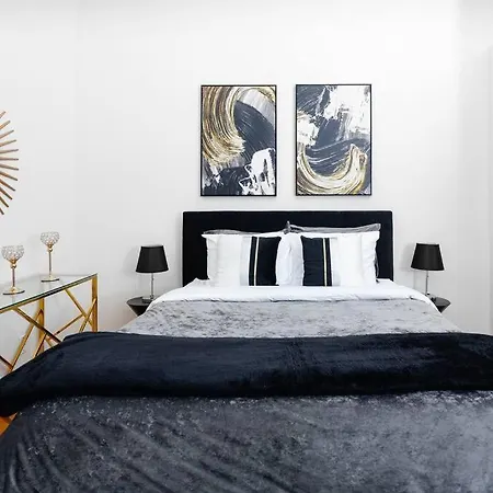 Spacious In Brooklyn Heights *