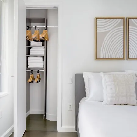 Amazing Midtown W 1br W Gym Nr Times Sq Nyc-650 * New York