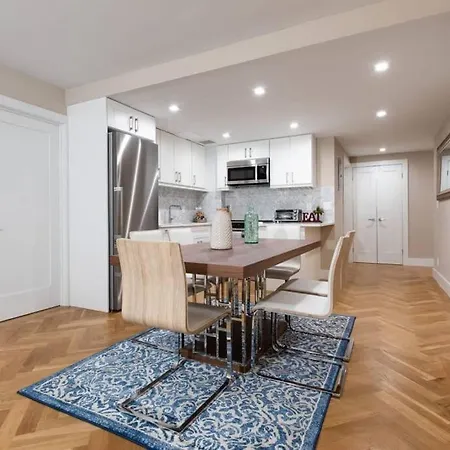 Elegant East Side Apartment *