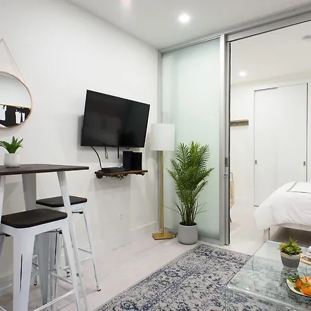 78-3b New Junior 1 Bedroom Prime Ues Wd In Unit *