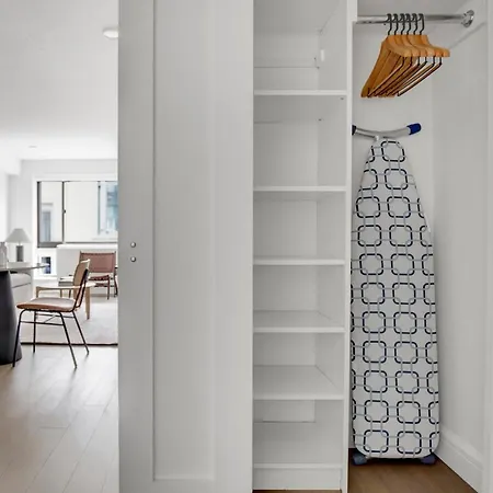 Apartment Midtown W 1br W Gym Doorman Nr Times Sq Nyc-692 New York