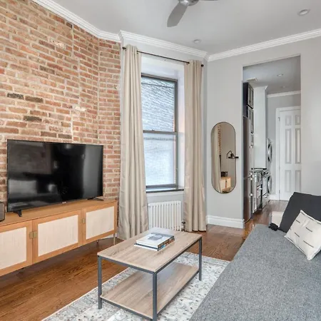 East Village 1br W Wd Nr Cafes Nyc-1115 Apartment New York