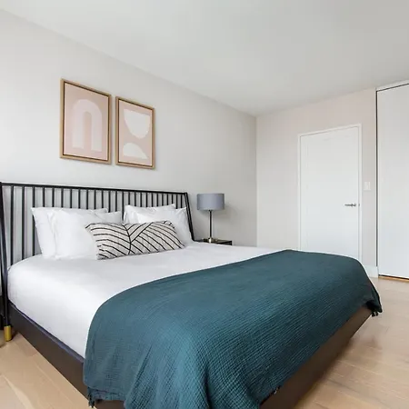 Murray Hill 2br W Gym Doorman Elevator Nr Bars Nyc-623 Apartment