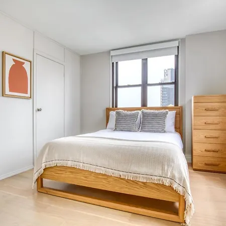 Murray Hill 2br W Gym Doorman Elevator Nr Bars Nyc-623 Apartment