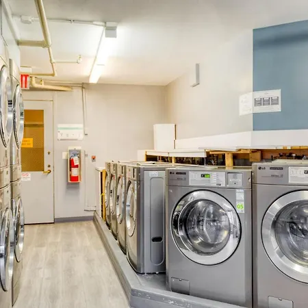 Ues 2br W Elevator Doorman Gym Nr Park Nyc-1072 * New York