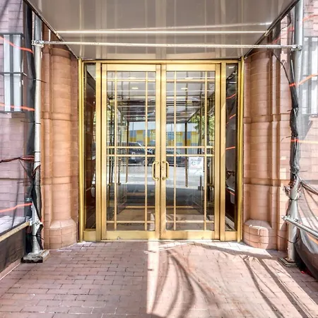 Apartment Ues 2br W Elevator Doorman Gym Nr Park Nyc-1072 *