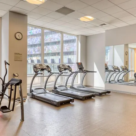 Midtown 1br W Doorman Gym Nr Times Sq Nyc-697