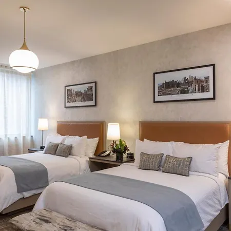 Broadway Plaza 4*