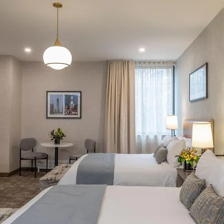 Broadway Plaza 4*